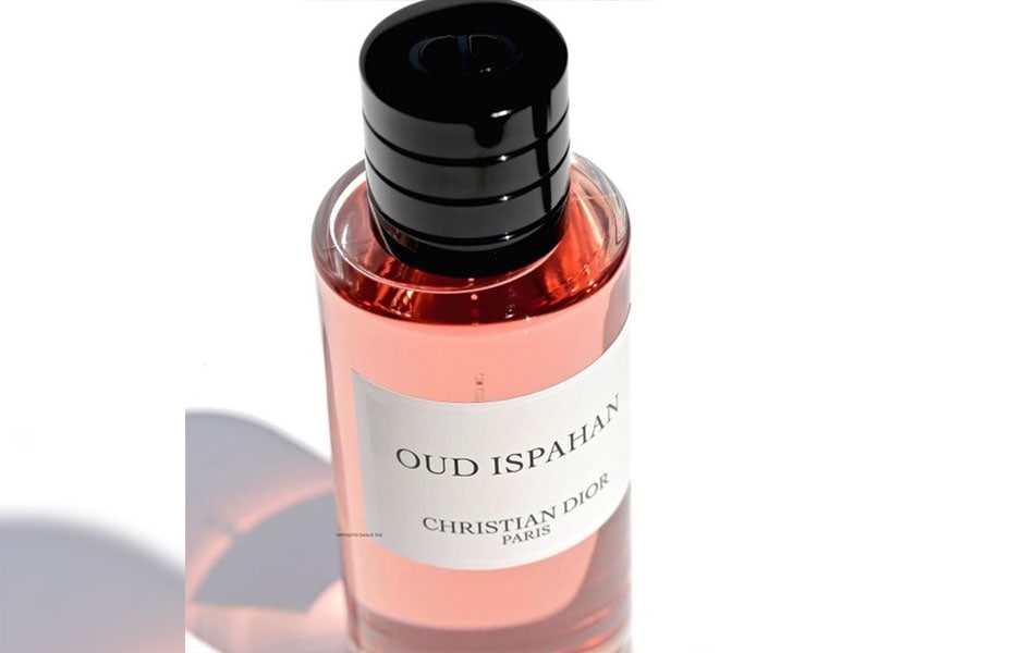 دیور عود اسپهان (Christian Dior Oud Ispahan)، عطری با طبع گرم برای فصول سرد سال است.
