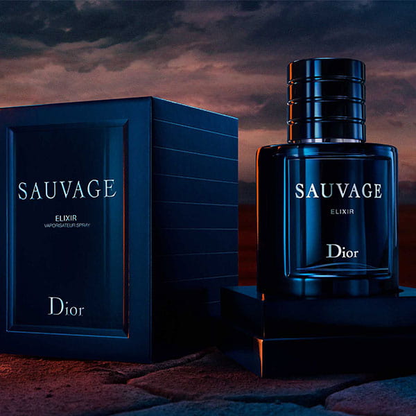 دیور Sauvage Elixir مانند نسخه پارفوم ساواج، عطر گرمی است