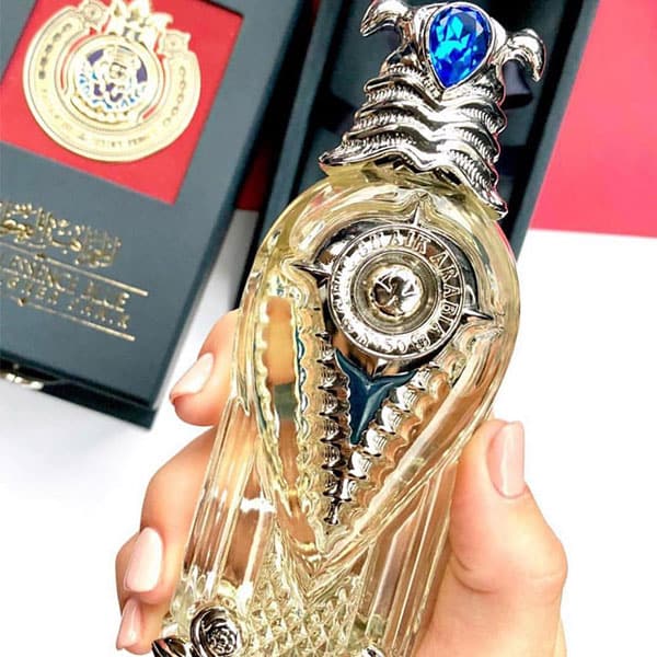 شیخ ۳۰ یکی از نیش ترین عطرهای زنانه در صنعت عطر و ادکلن است.