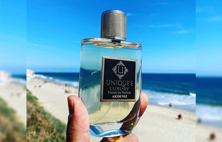 عطر یونیک لاکچری آکدنیز زنانه و مردانه (Unique'e Luxury Akdeniz)، شاهکاری است الهام گرفته از دریا.