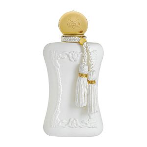 پرفیوم د مارلی سدبوری زنانه (Parfums De Marly Sedbury)، با باتل سپید رنگ خود، نشان از لطافت روایح گلی و زنانه دارد