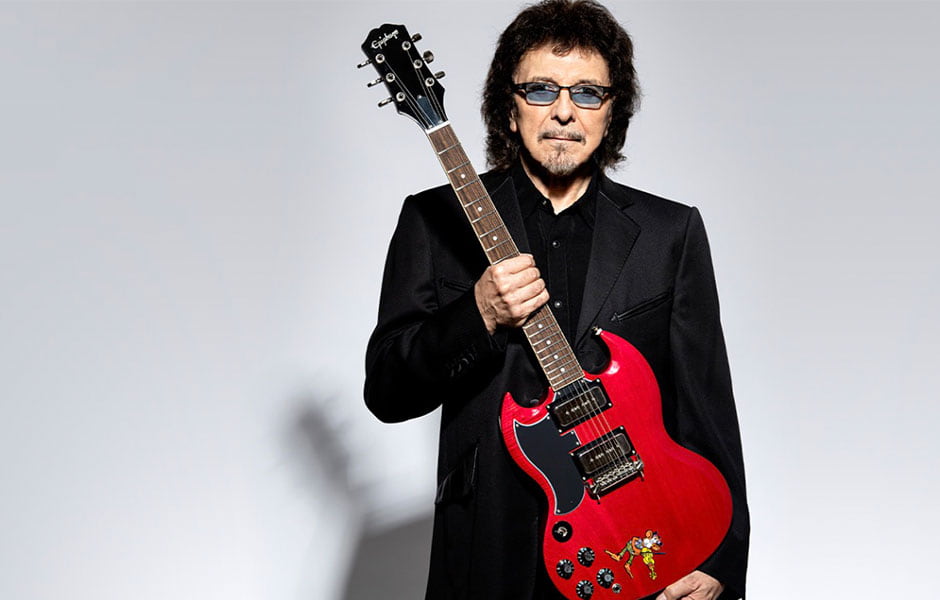 زرجف تونی آیومی‌ مانکی اسپشیال ادای احترامی است به Tony Iommi گیتاریست و موزیسین معروف بریتانیایی