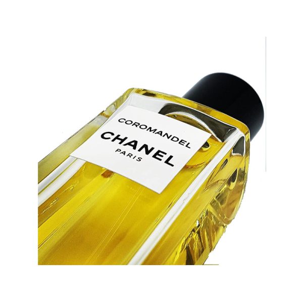 عطر شنل کروماندل ادو پرفیوم، در کلکسیون (Les Exclusifs De Chanel) قرار گرفته است.