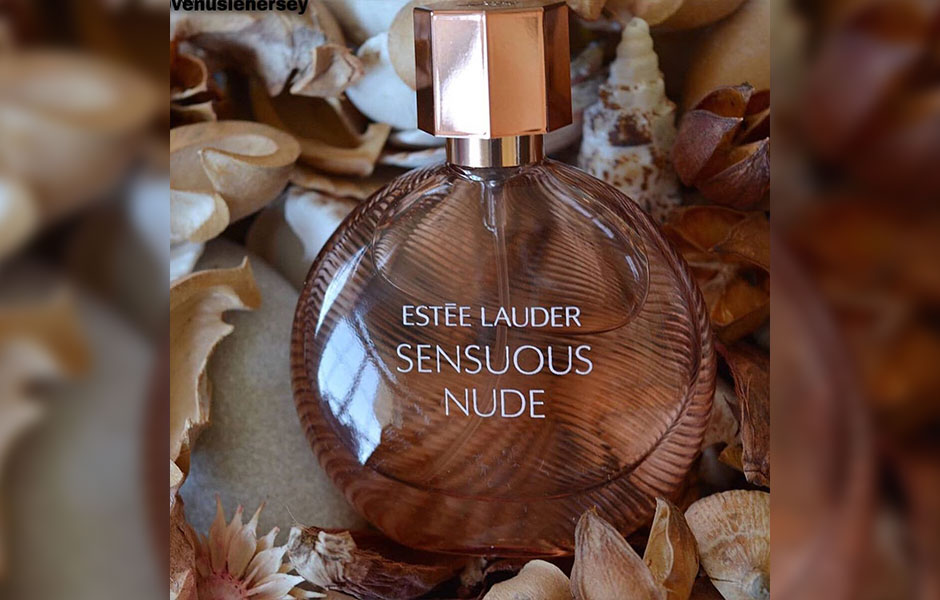 استی لودر سنسوس نود (Estee Lauder Sensuous Nude)، نسخه جدیدی از عطر استی لودر سنسوس از سال 2008 است