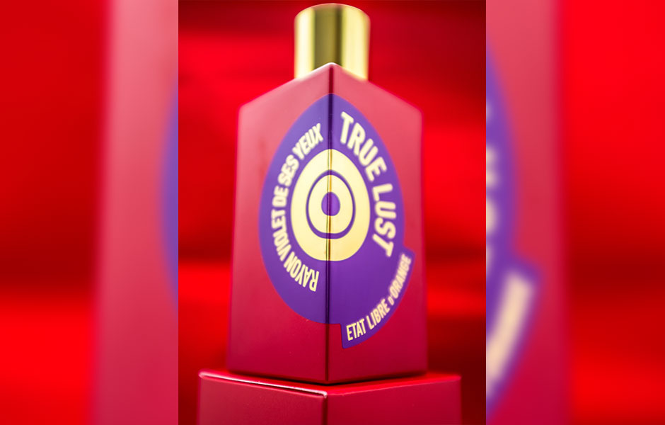 عطر ادکلن ات لیبق دوقانژ ترو لاست رایون ویولت د سز یو زنانه و مردانه (Etat Libre D'Orange True Lust Rayon Violet De Ses Yeux)، در سال ۲۰۱۵ به بازار عطر و ادکلن معرفی شد.