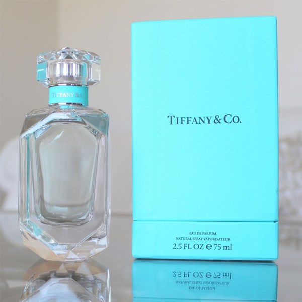 تیفانی تیفانی اند کو پخش بوی کم و ماندگاری متوسطی دارد.